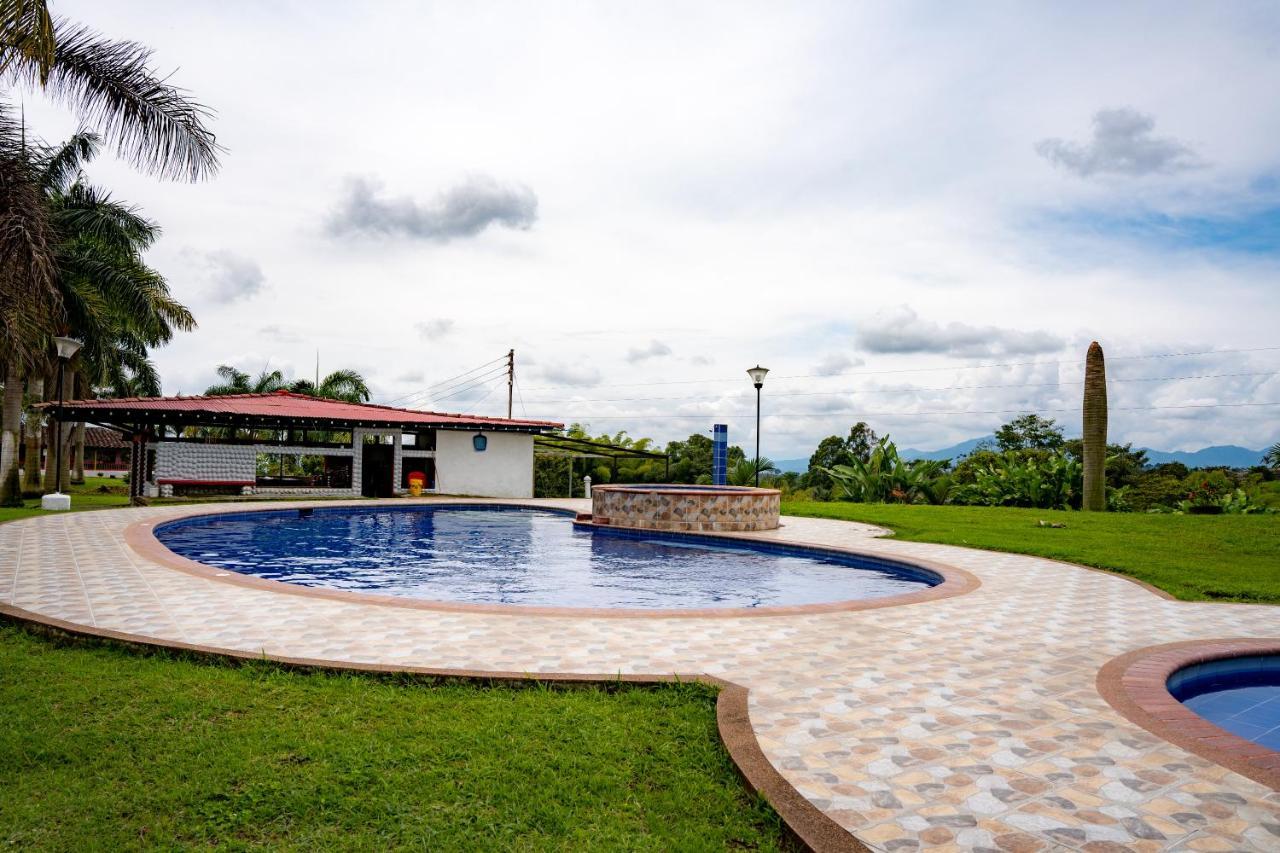 Rancho Chihuahua Hotel Filandia Buitenkant foto