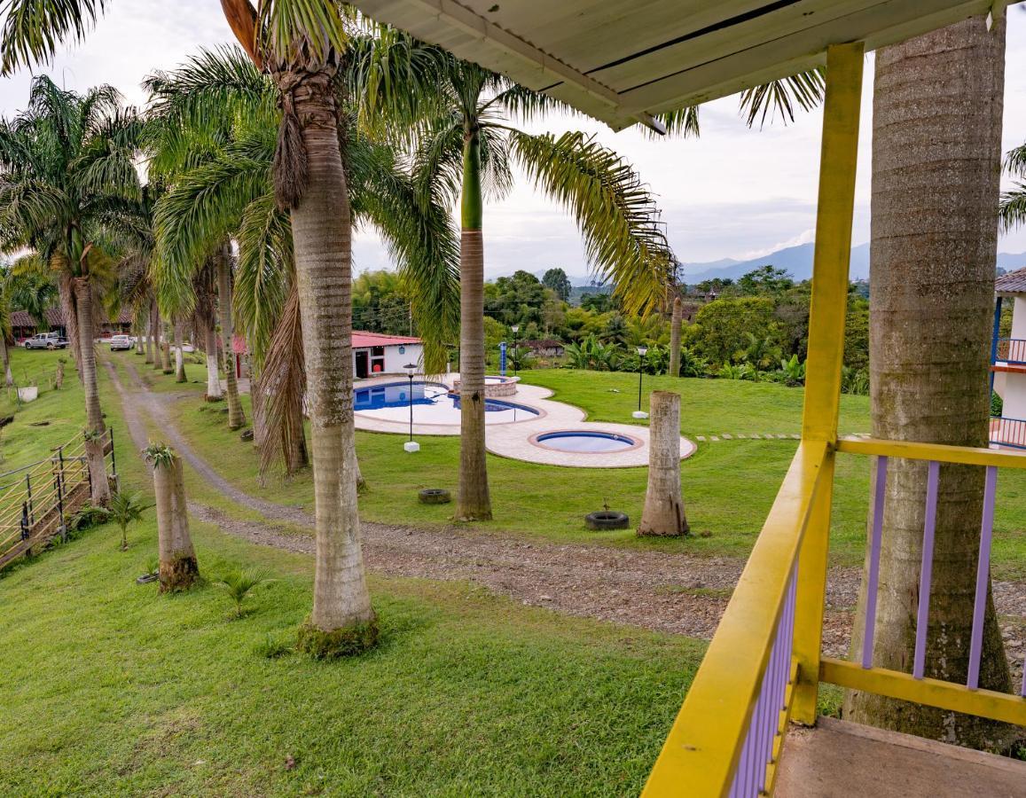 Rancho Chihuahua Hotel Filandia Buitenkant foto